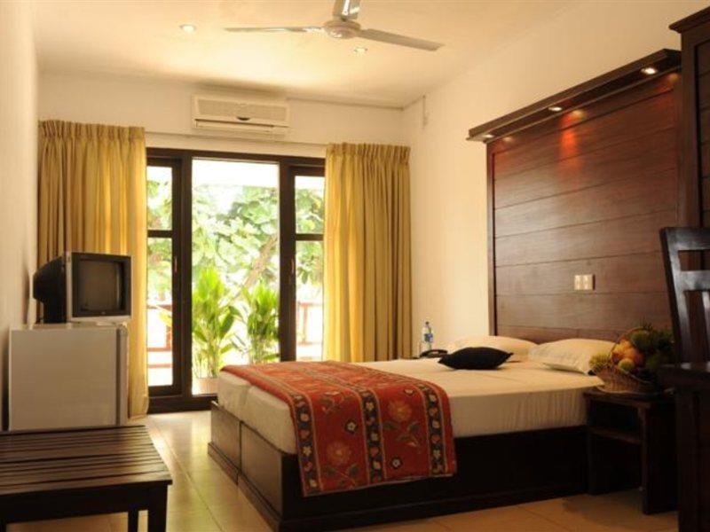 Golden Star Beach Hotel Negombo Kültér fotó