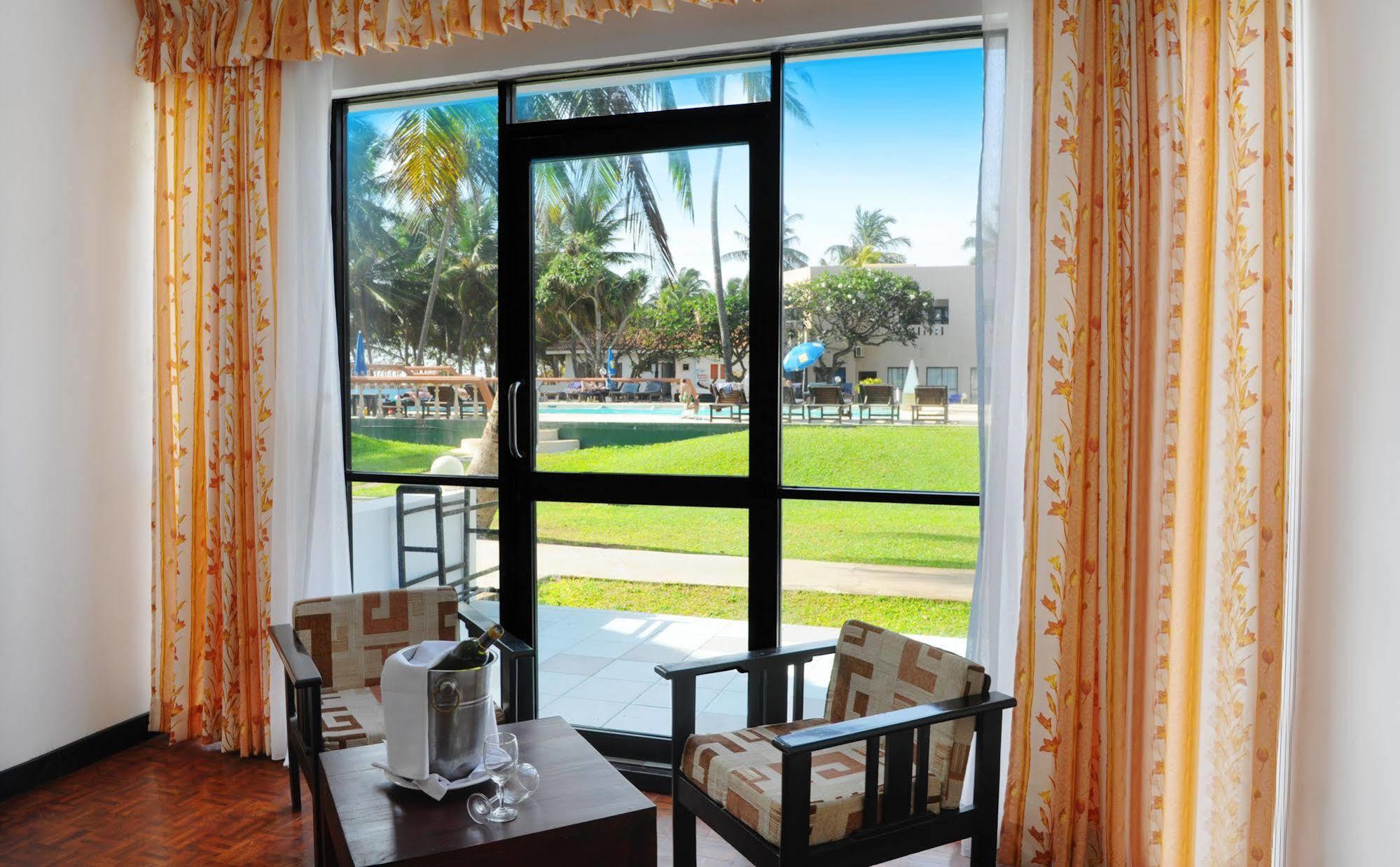 Golden Star Beach Hotel Negombo Kültér fotó