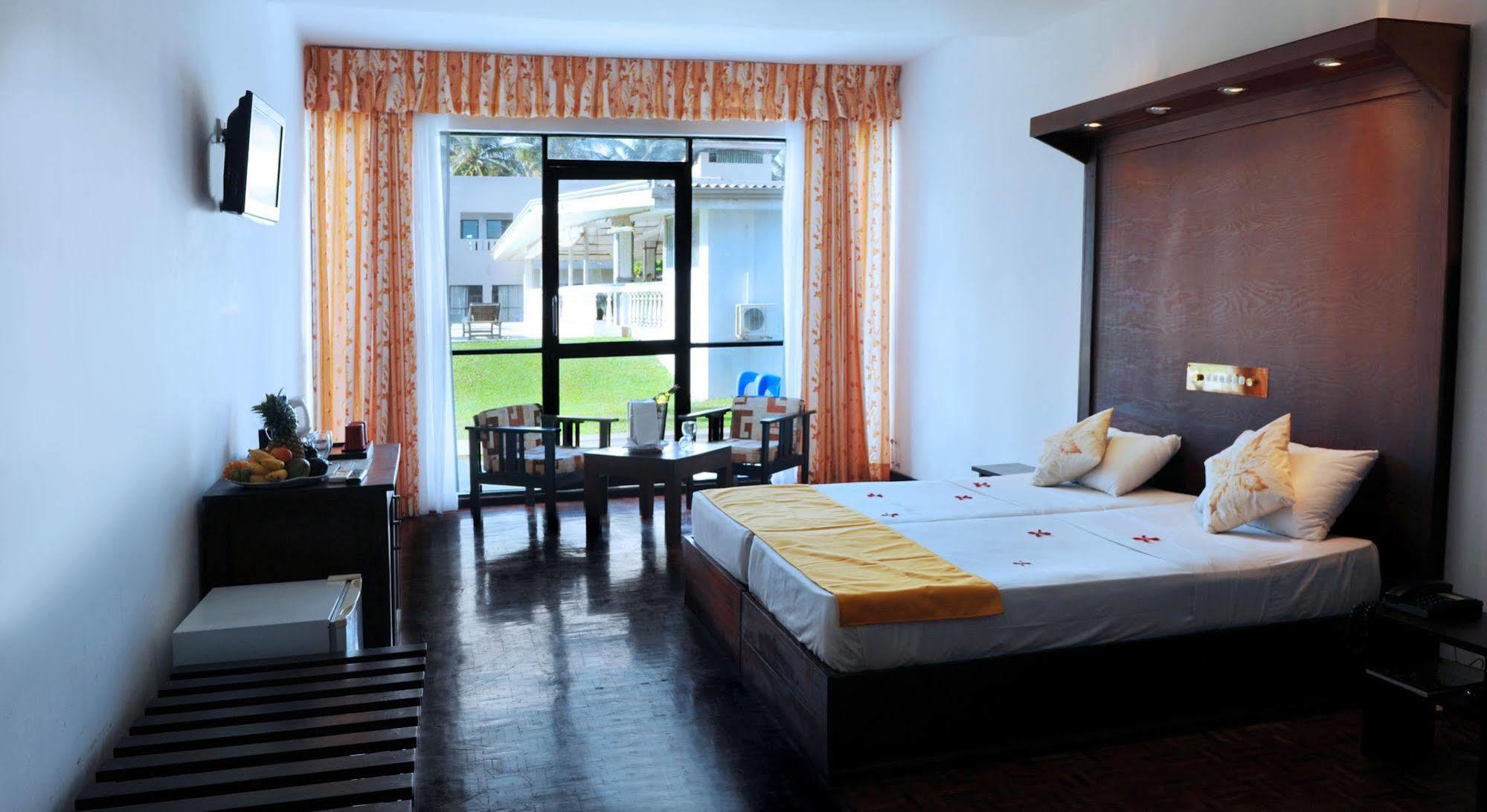 Golden Star Beach Hotel Negombo Kültér fotó
